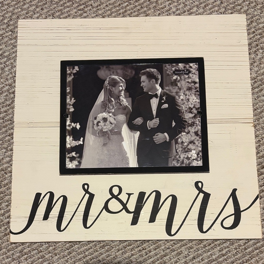 Mud Pie Black and Cream 'Mr & Mrs' Photo Frame